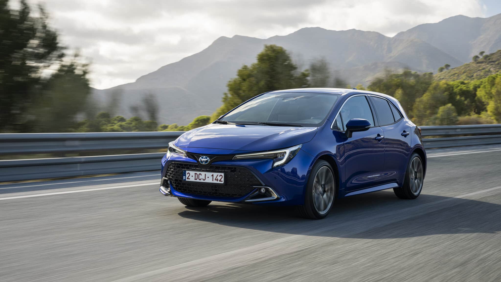 Toyota Corolla e Corolla Touring 2023: scheda tecnica, caratteristiche, prezzi e motorizzazioni