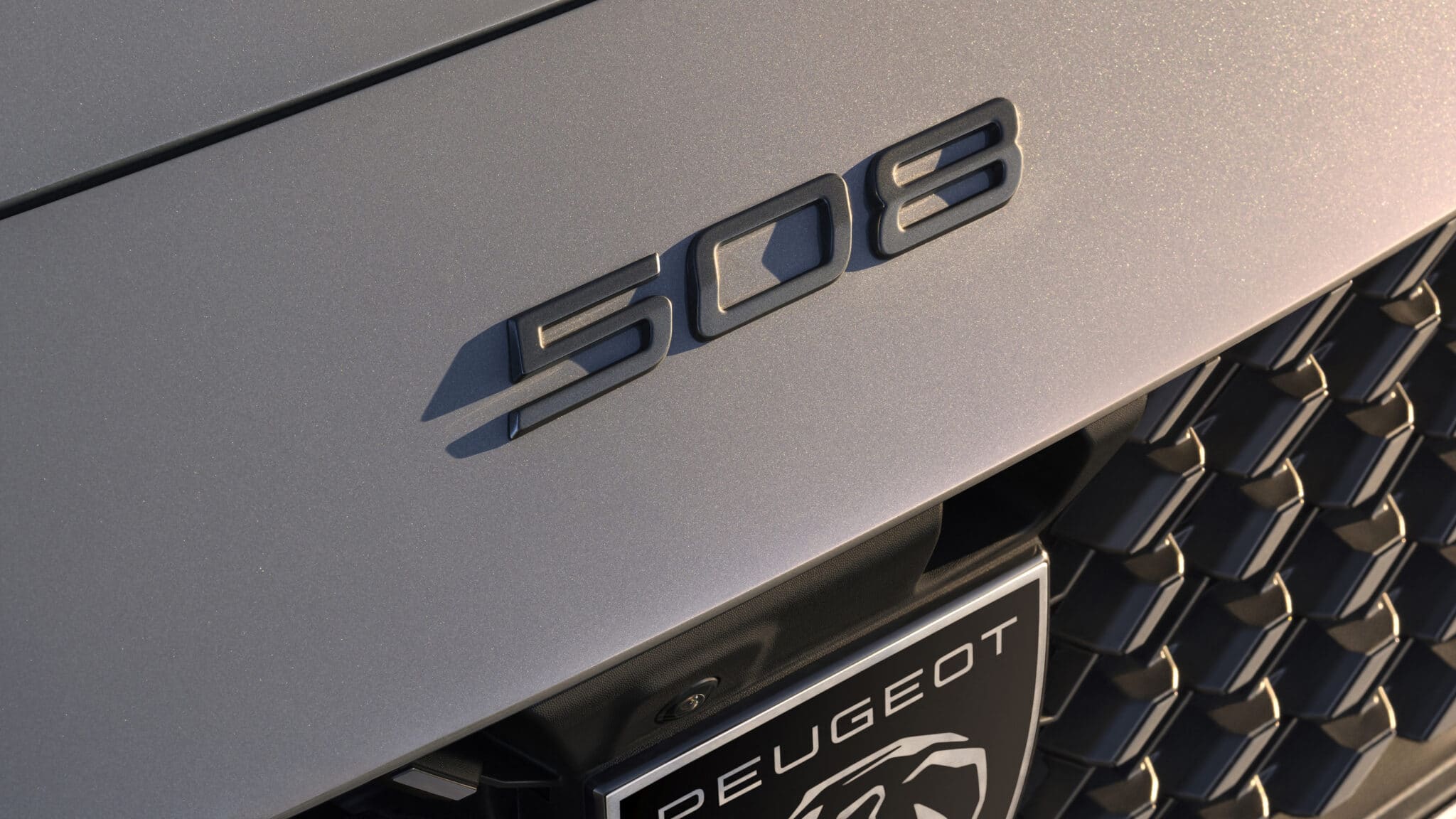 Peugeot 508: si rinnovano berlina e station wagon, ecco cosa cambia