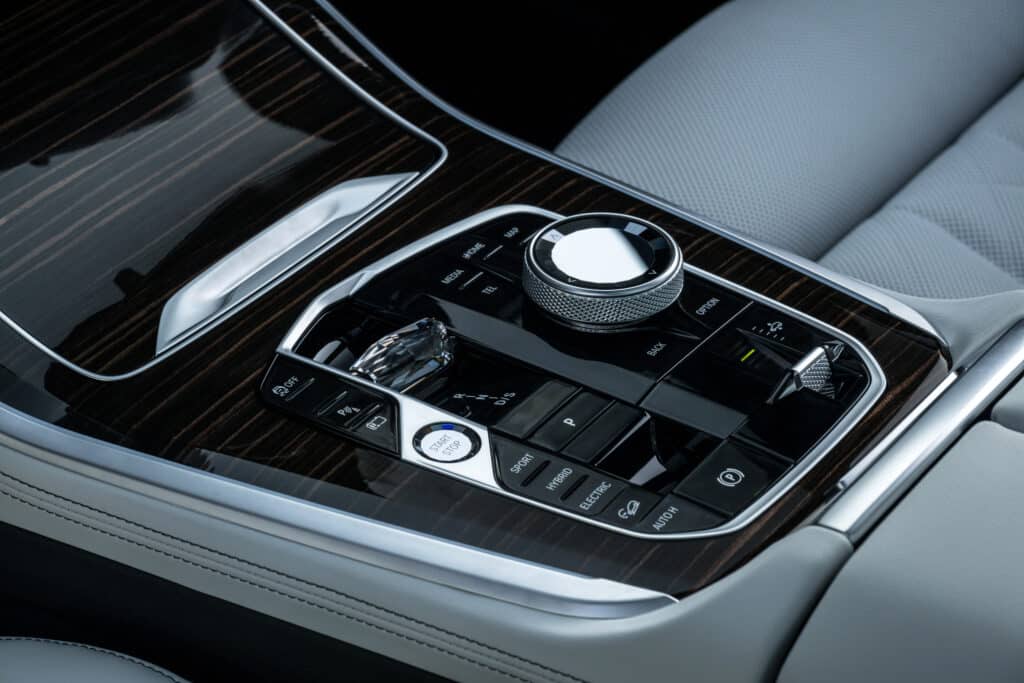 BMW X5 2023: listino prezzi e novità