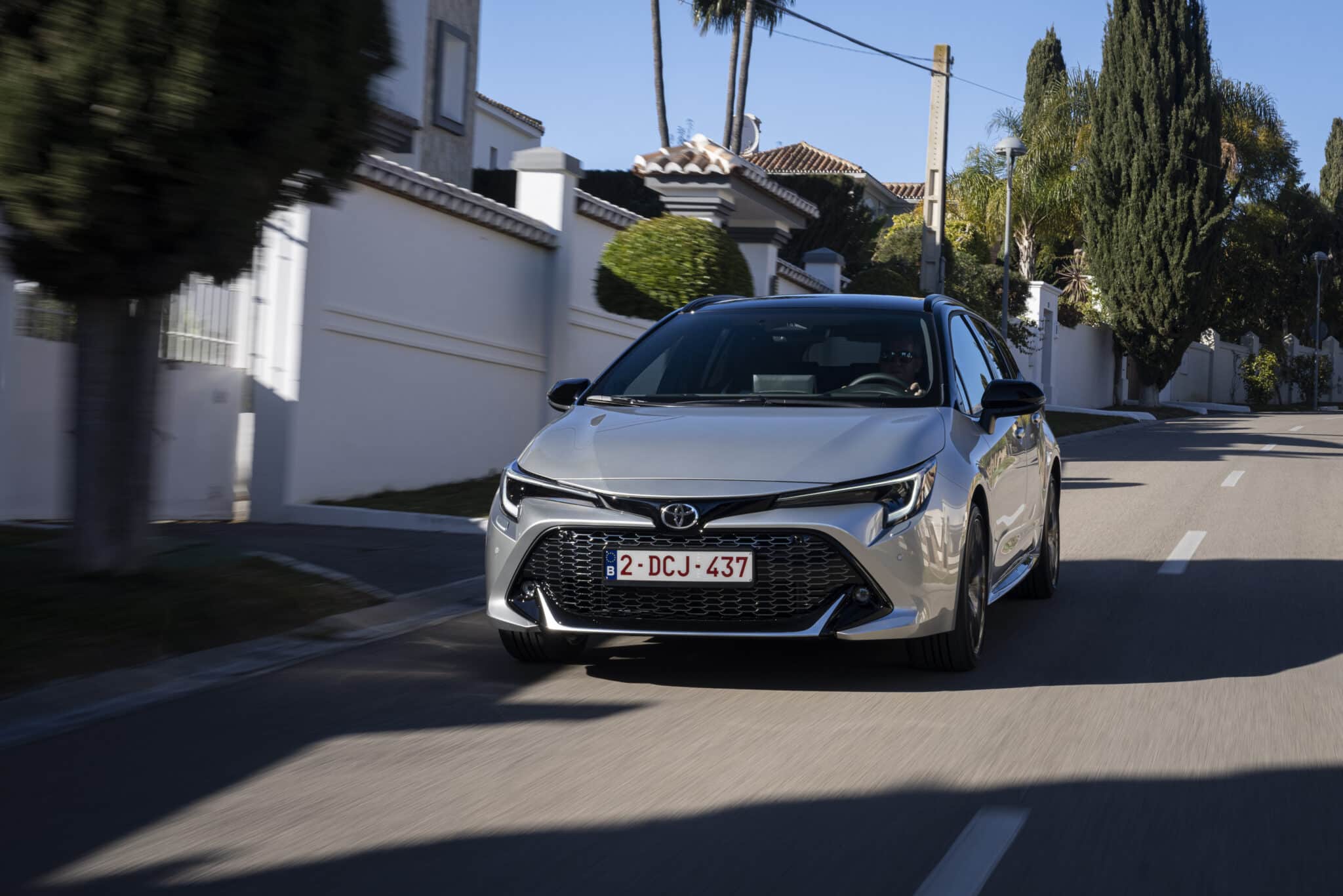 Toyota Corolla e Corolla Touring 2023: scheda tecnica, caratteristiche, prezzi e motorizzazioni