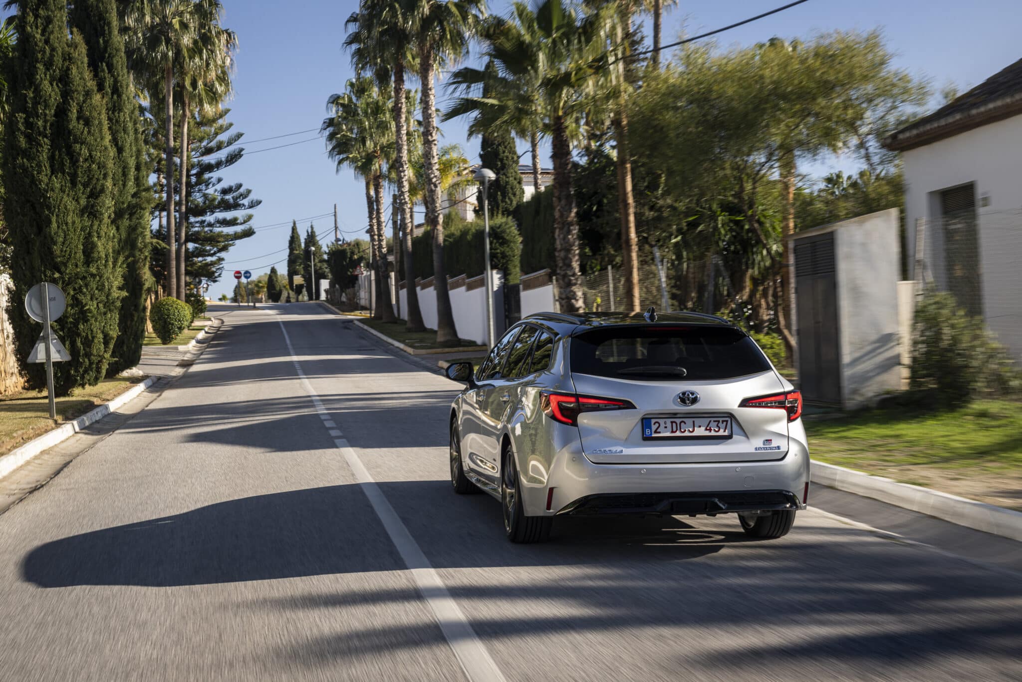 Toyota Corolla e Corolla Touring 2023: scheda tecnica, caratteristiche, prezzi e motorizzazioni