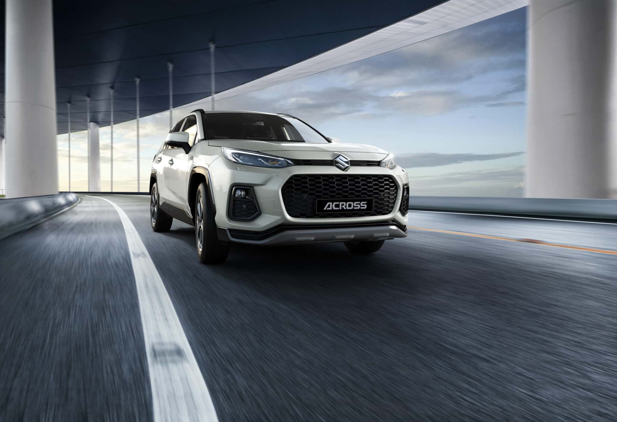 Suzuki Across ibrida plug-in: scheda tecnica, motori, prezzi e caratteristiche