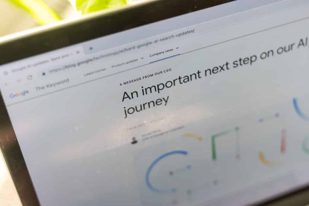 La pagina dove Sundar Pichai, CEO Google, ha annunciato ufficialmente Bard, il sistema chatbot basato sull'intelligenza artificiale.