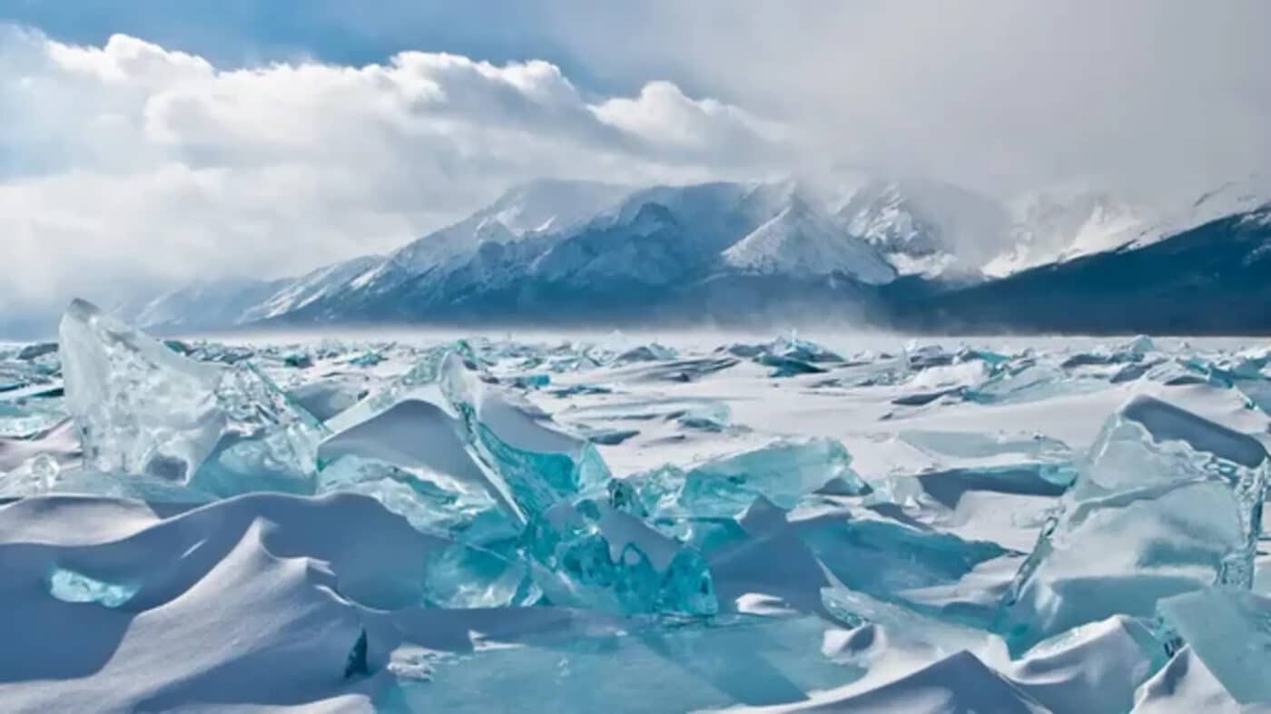 Ghiaccio, scoperta una nuova forma che ha la densità dell'acqua liquida