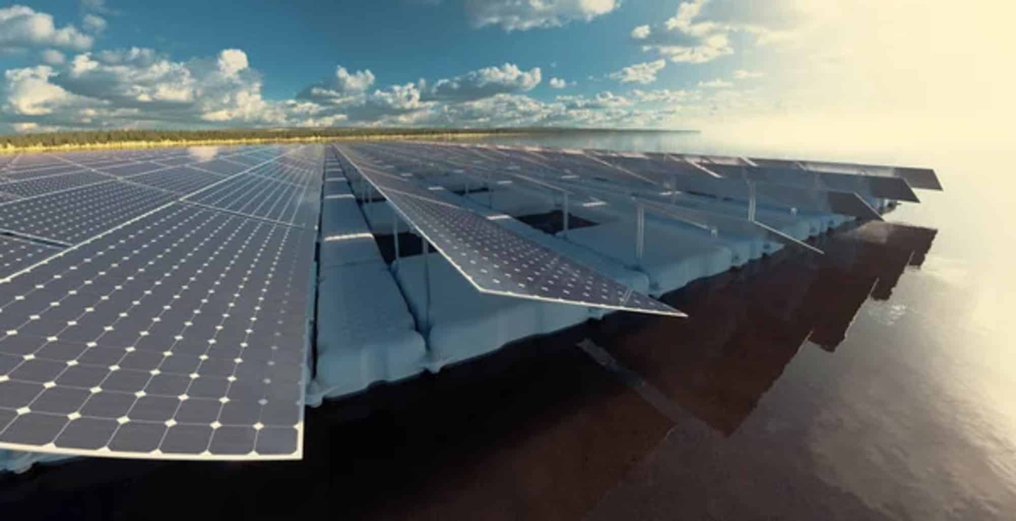 Fotovoltaico galleggiante, nuovo impianto in Europa: ecco i vantaggi