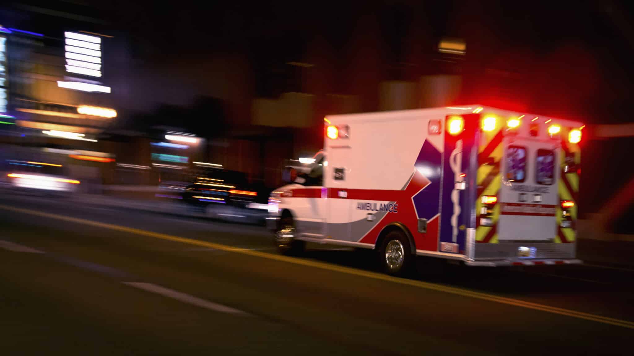 Un esempio di ambulanza americana con dei moderni lampeggianti