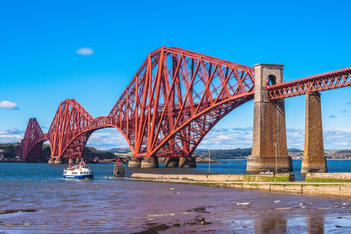 Forth Bridge, lo storico ponte a sbalzo scozzese a cavallo di tre secoli - Forth Bridge