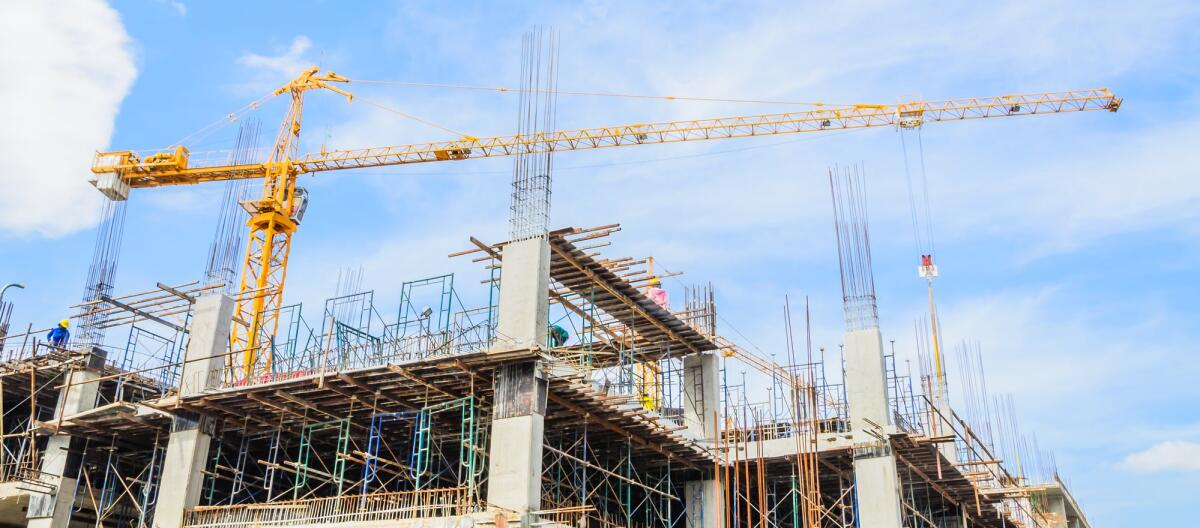 Nuovo codice degli appalti, il via definitivo - Construction crane building tower