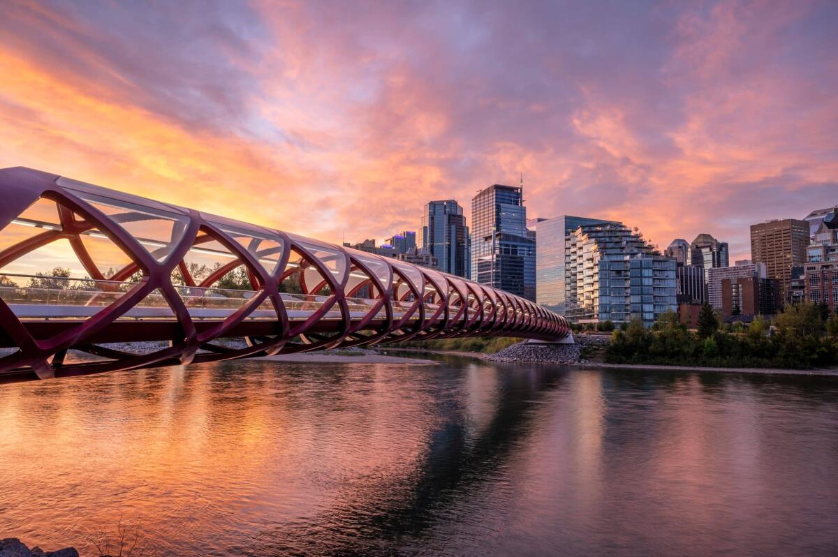 Peace Bridge, alla scoperta del tubo strutturale canadese dell’archistar Calatrava - Peace Bridge