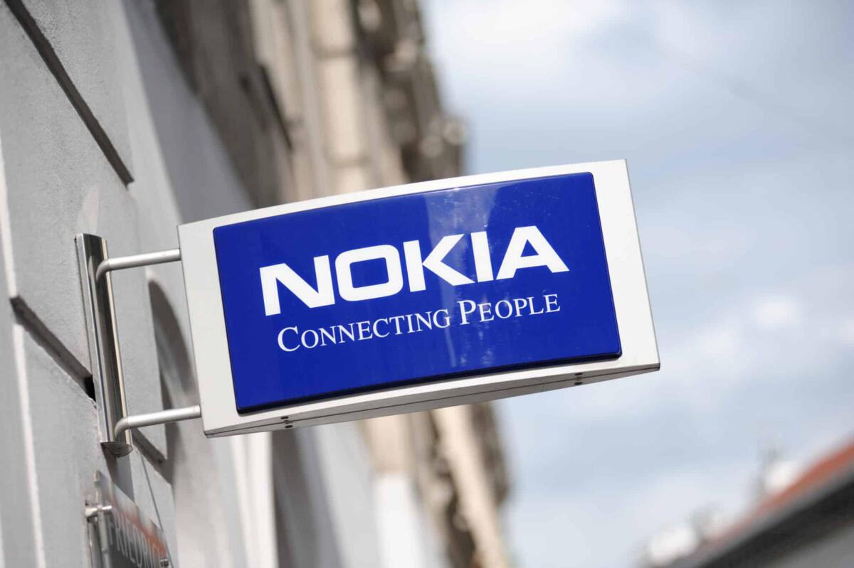 Nokia G22: lo smartphone riparabile della casa finlandese - Helsinki, Finland - July 07, 2011: Sign of the NOKIA store in Helsinki, Finland.  Nokia is engaged in the manufacturing of mobile devices and in converging Internet and communications industries, with over 132,000 employees in 120 countries, sales in
