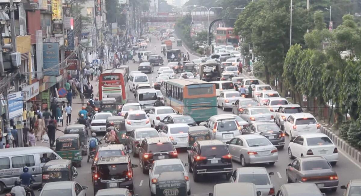 Traffico stradale: quando in Cina l'ingorgo durò 12 giorni consecutivi e si prolungò per 100 km - 