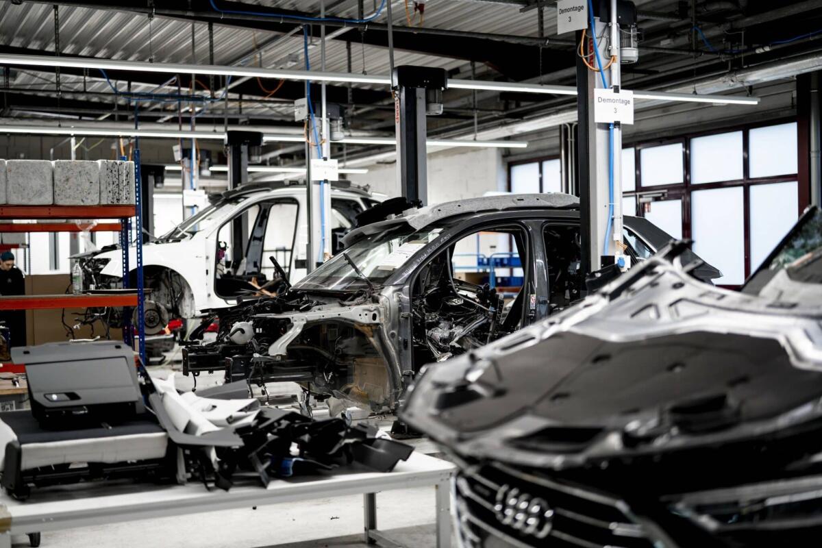 Audi MaterialLoop: materiali riciclati provenienti da vetture a fine vita da reintegrare nella catena produttiva - 