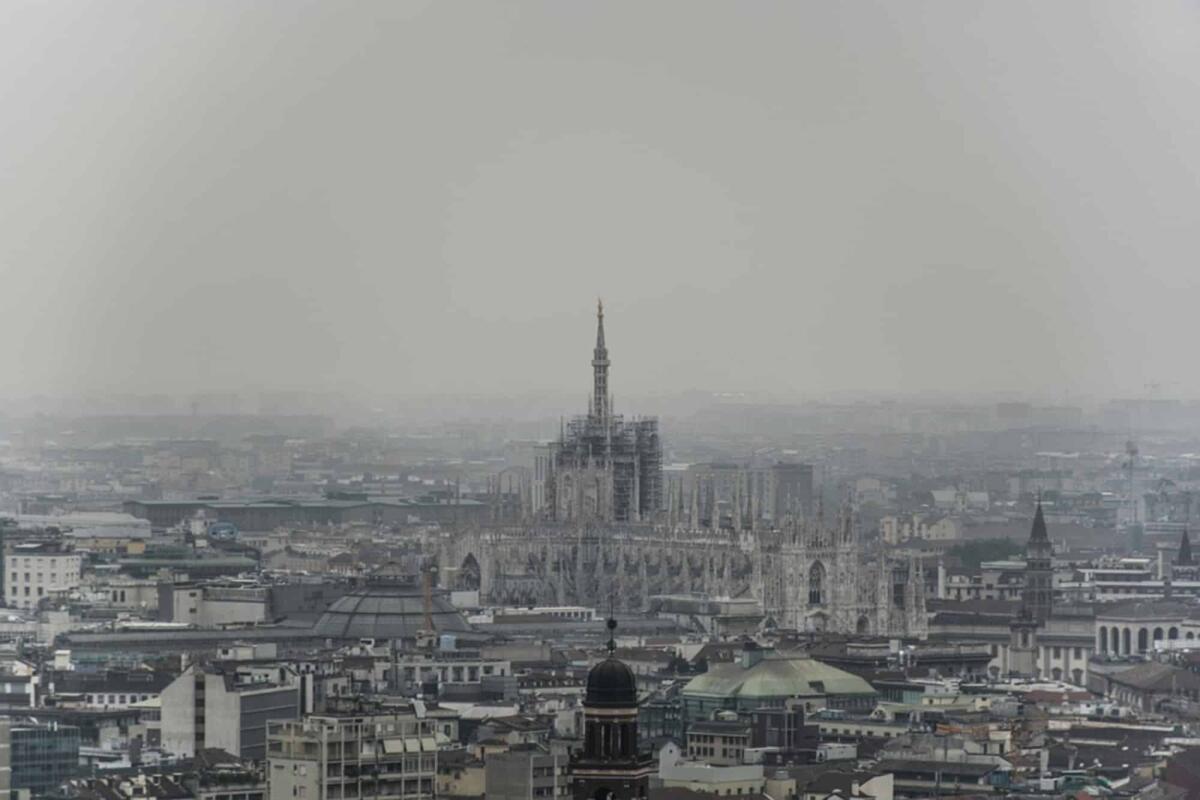 Inquinamento a Milano: la città al terzo posto tra le più inquinate del mondo - 