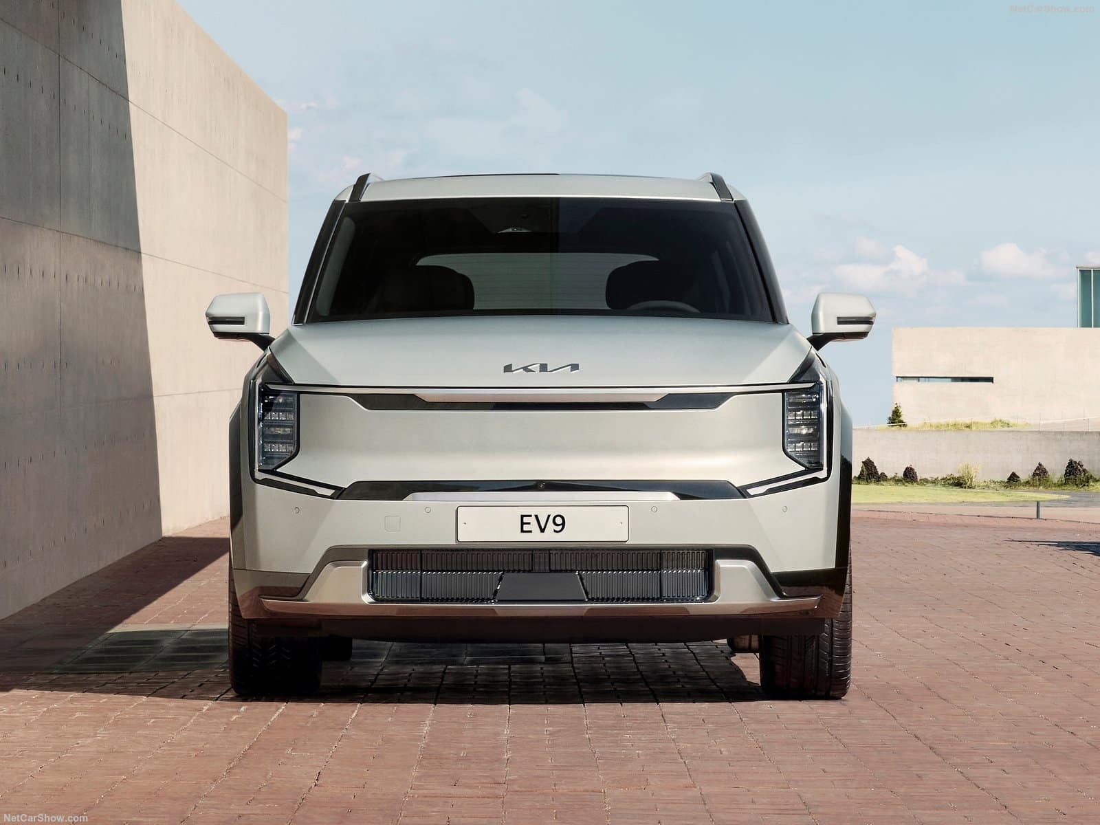 Kia EV9: ecco il SUV elettrico 7 posti