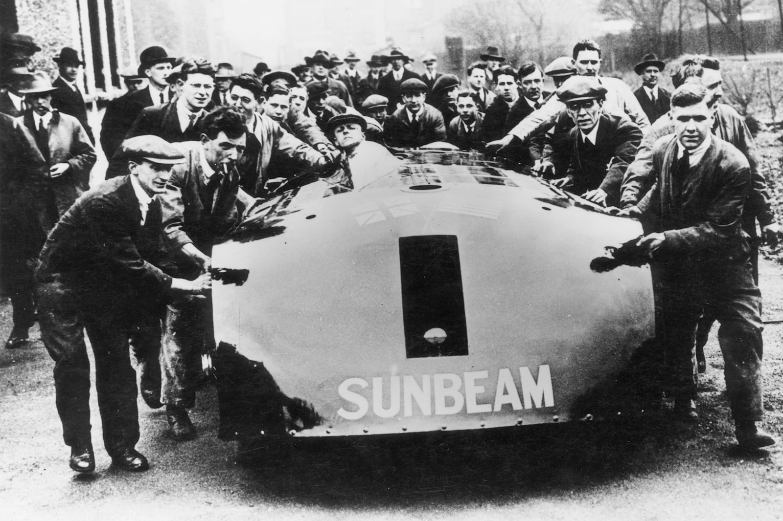 Sunbeam 1000 HP: la prima auto al mondo a superare i 320 km/h verrà restaurata per i 100 anni dalla creazione