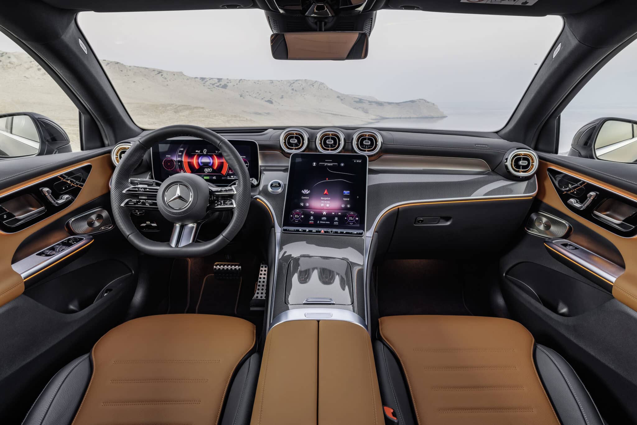 La Mercedes GLC Coupé è tutta nuova, con una linea rinnovata, un sistema MBUX di ultima generazione e motorizzazioni mild e plug-in hybrid
