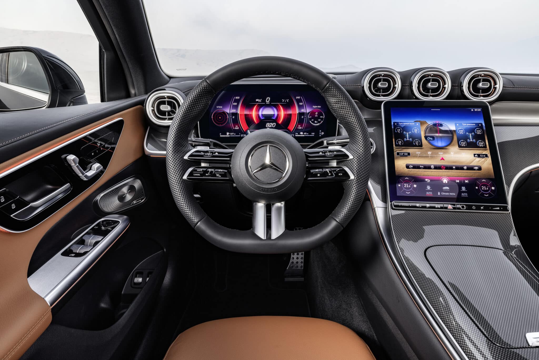 La Mercedes GLC Coupé è tutta nuova, con una linea rinnovata, un sistema MBUX di ultima generazione e motorizzazioni mild e plug-in hybrid