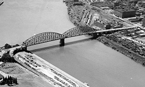Il vecchio Manchester Bridge. Credits: Brookline Connection