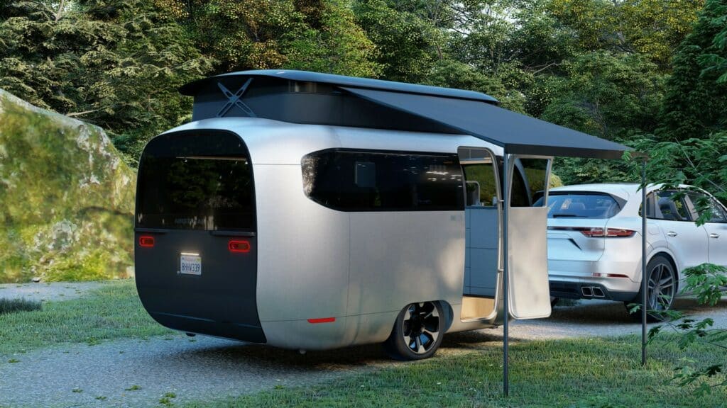 Porsche: ecco la roulotte per un campeggio di lusso e futuristico