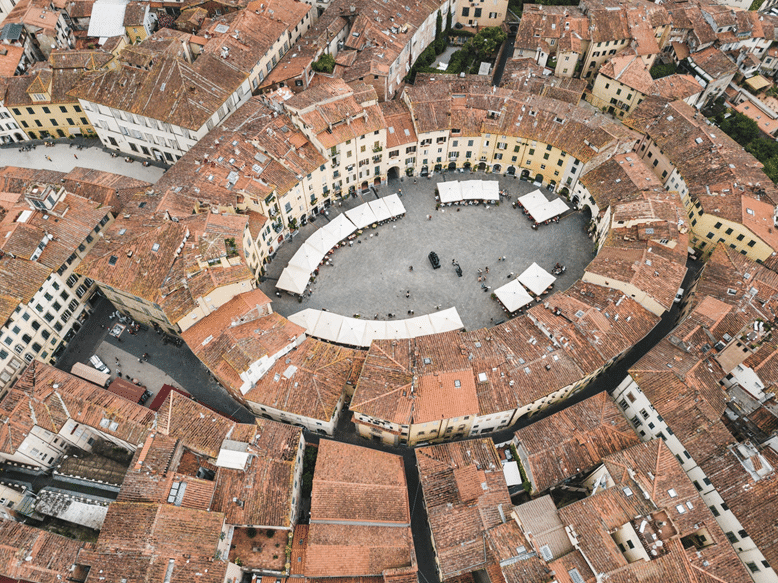Piazza dell’Anfiteatro di Lucca