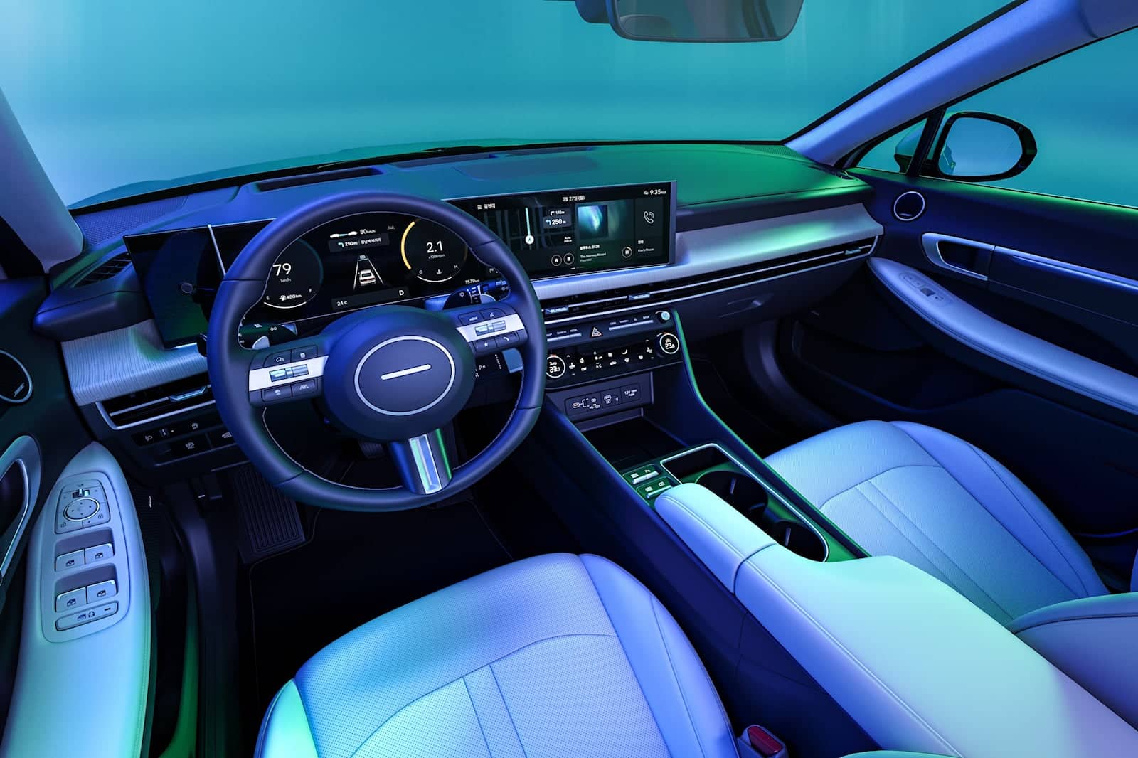 Gli interni della Hyundai Sonata