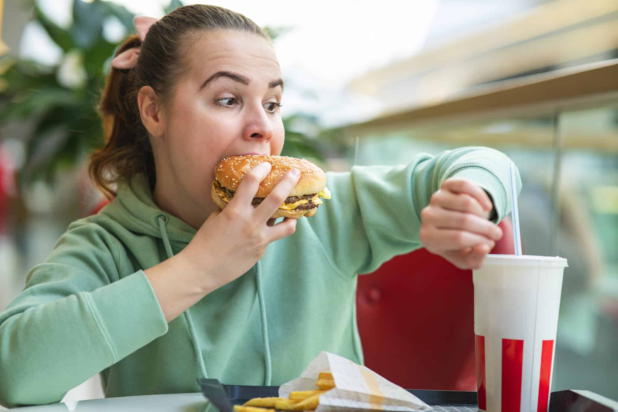 Cortisolo: come l'ormone dello stress influenza l'alimentazione