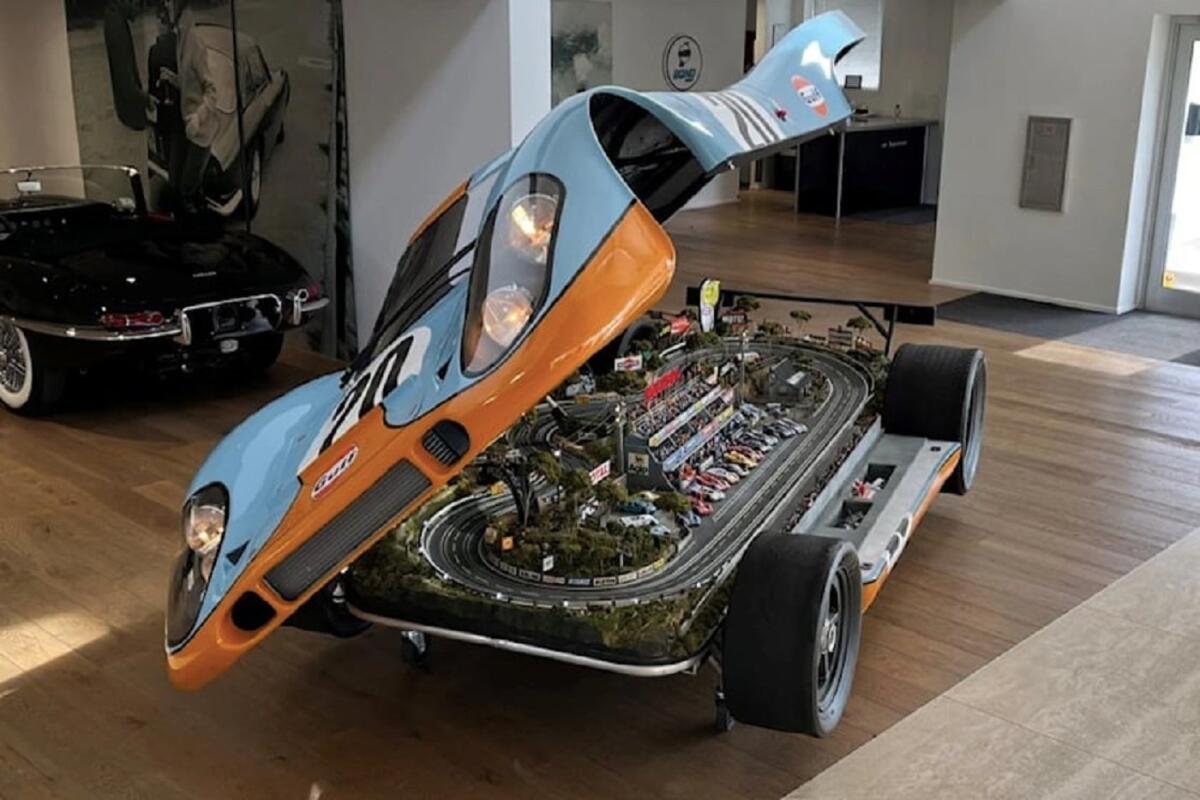 Porsche 917: questo "esemplare" costa 87 mila dollari ed è una pista per auto - 