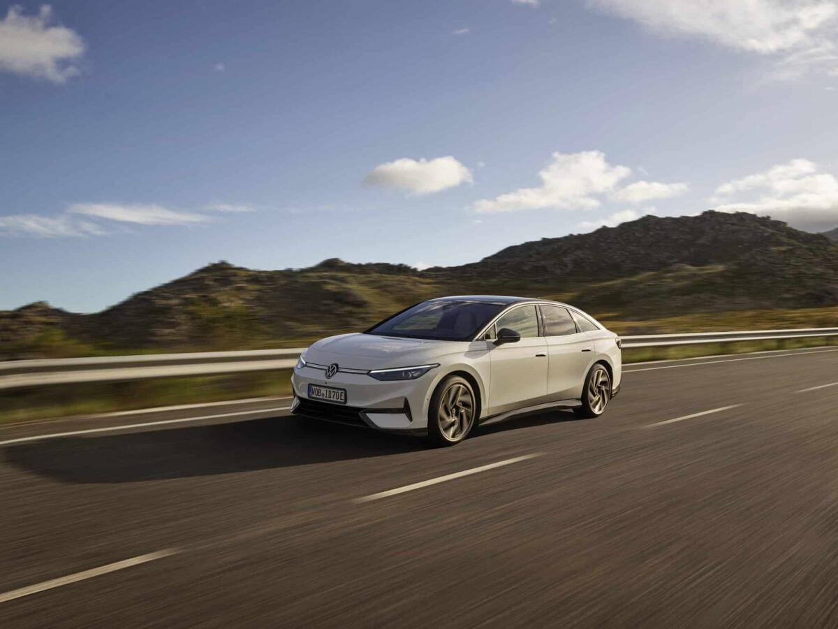 Volkswagen ID.7: l'ammiraglia tedesca con 700 km di autonomia - 