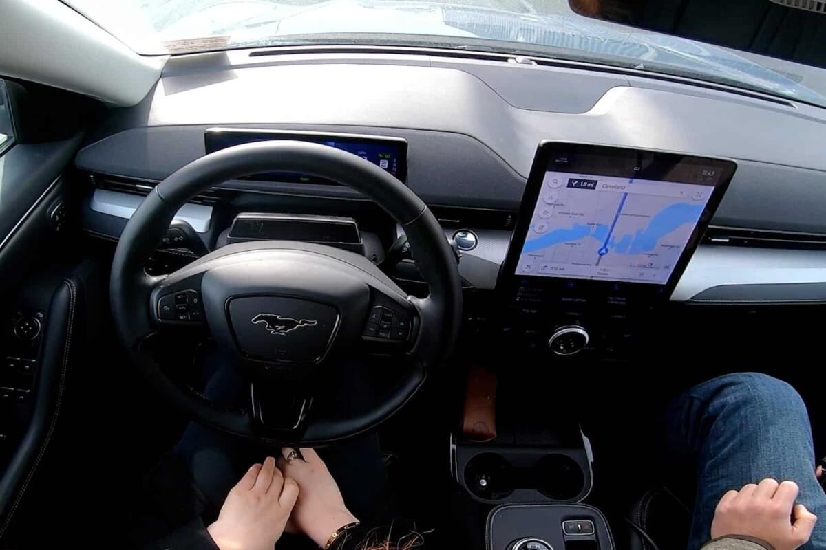 Ford: miglioramenti in arrivo per la guida "senza mani" BlueCruise - 
