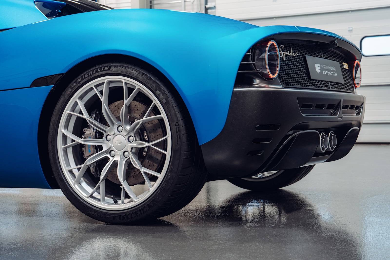 Gordon Murray T.33 Spider: la supercar senza tetto con V12 e limitatore a 11 mila RPM