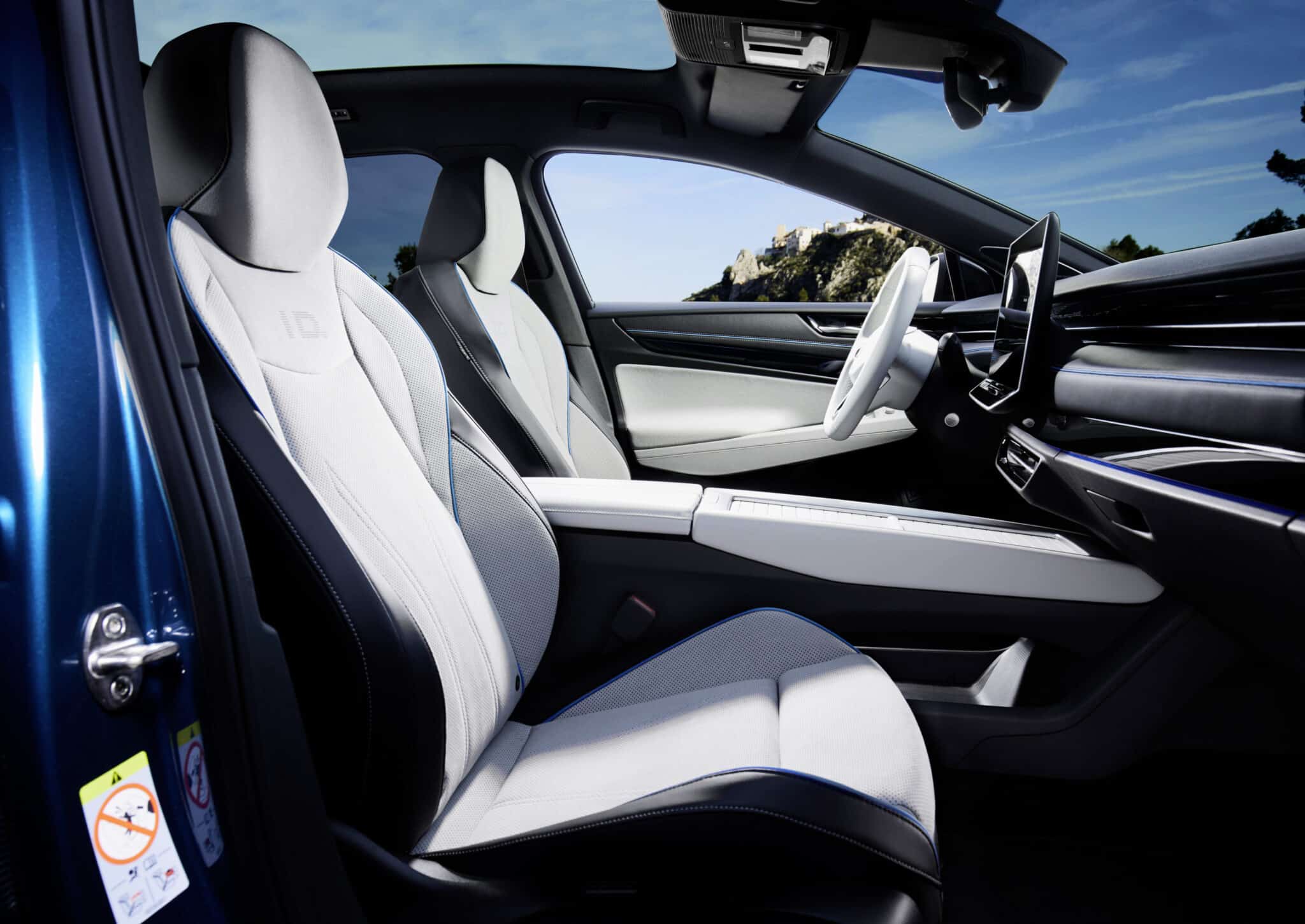 Volkswagen ID.7: l'ammiraglia tedesca con 700 km di autonomia