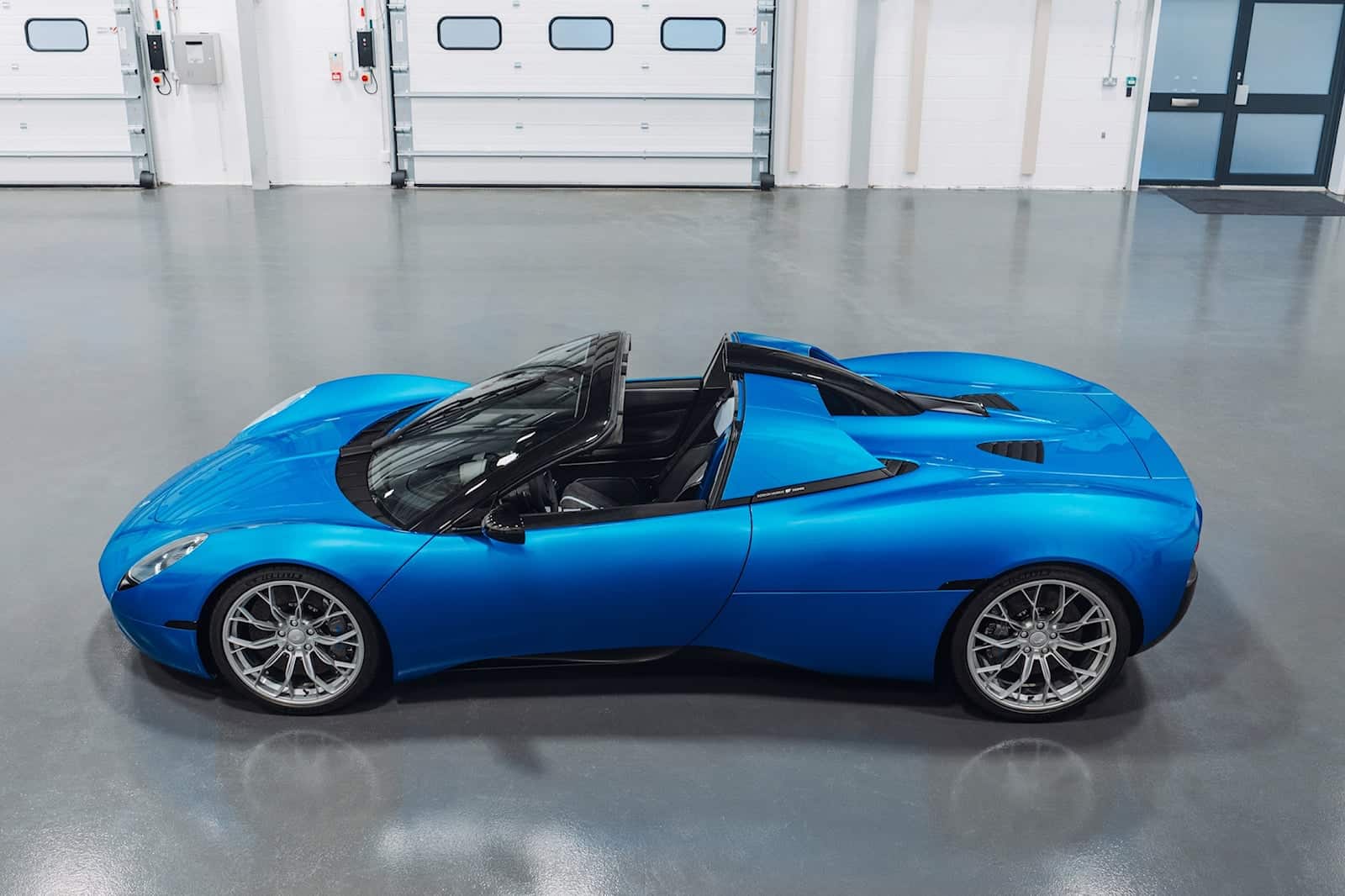 Gordon Murray T.33 Spider: la supercar senza tetto con V12 e limitatore a 11 mila RPM