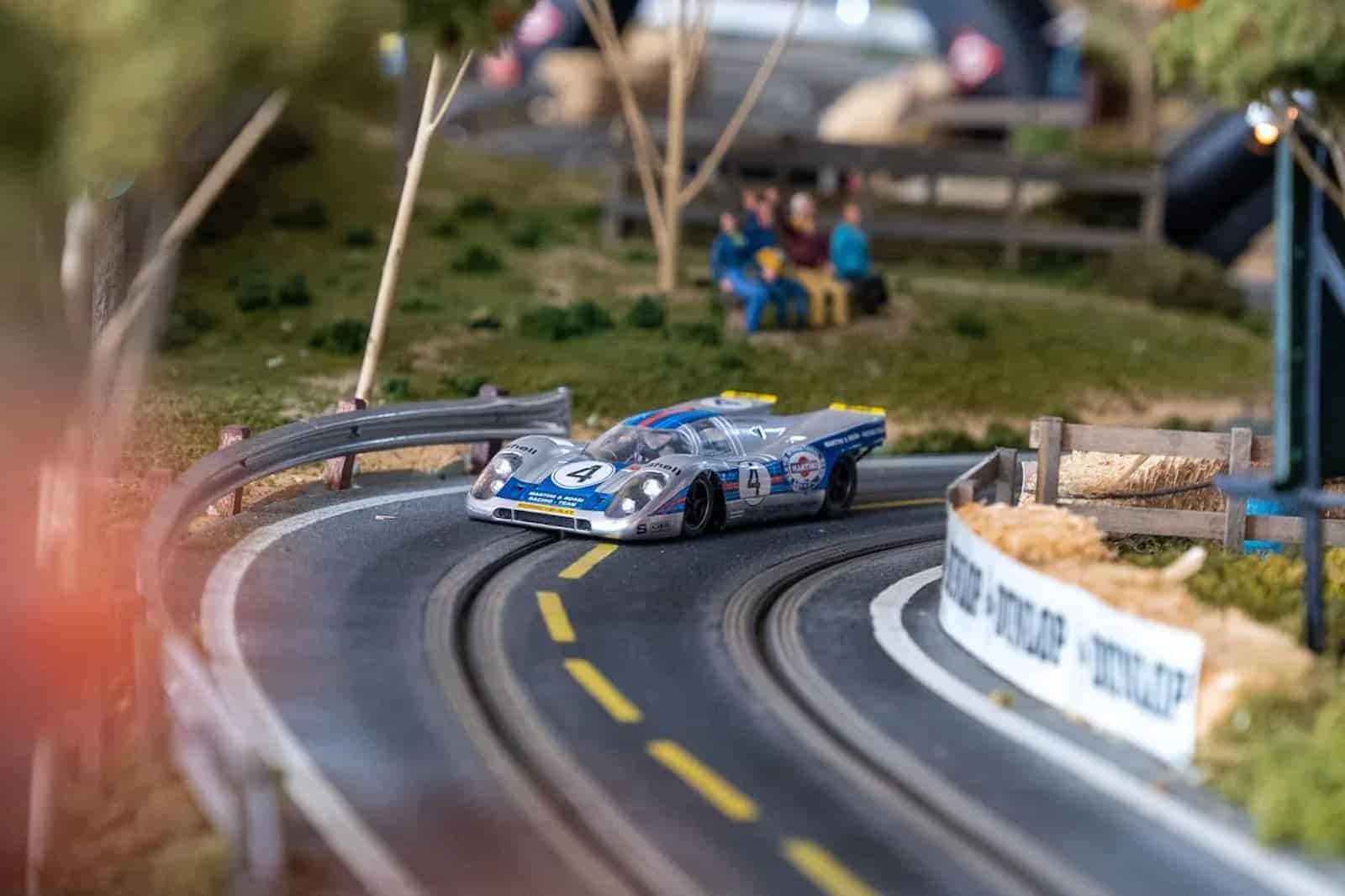Porsche 917: questo "esemplare" costa 87 mila dollari ed è una pista per auto