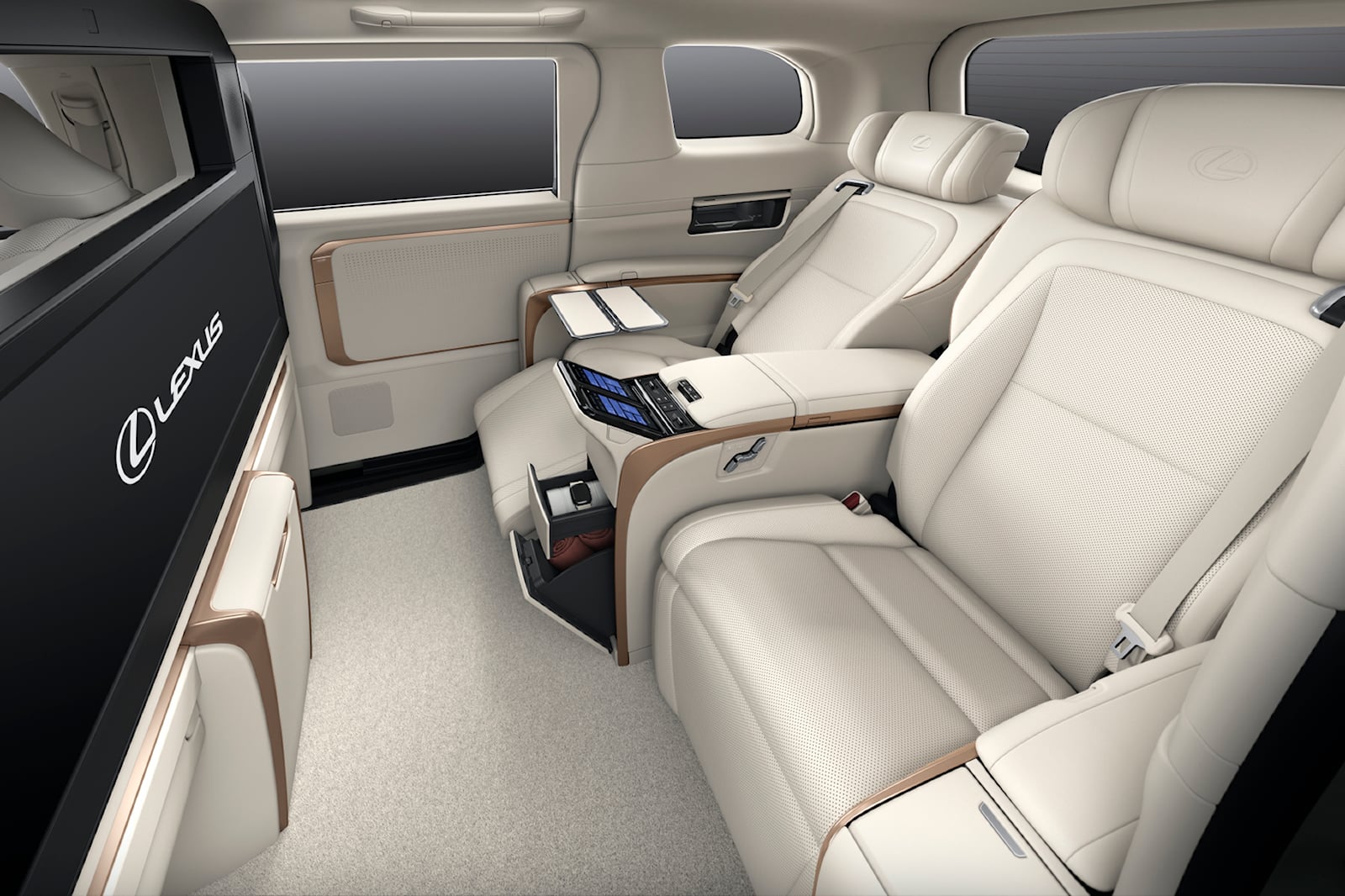 Lexus LM presentato al Salone di Shanghai: il comfort è l'obiettivo principale