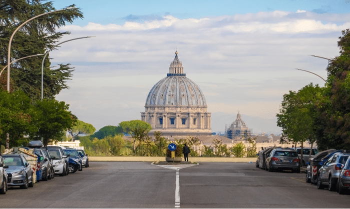La Cupola di San Pietro vista da via Piccolomini (Credits: Secret Roma)