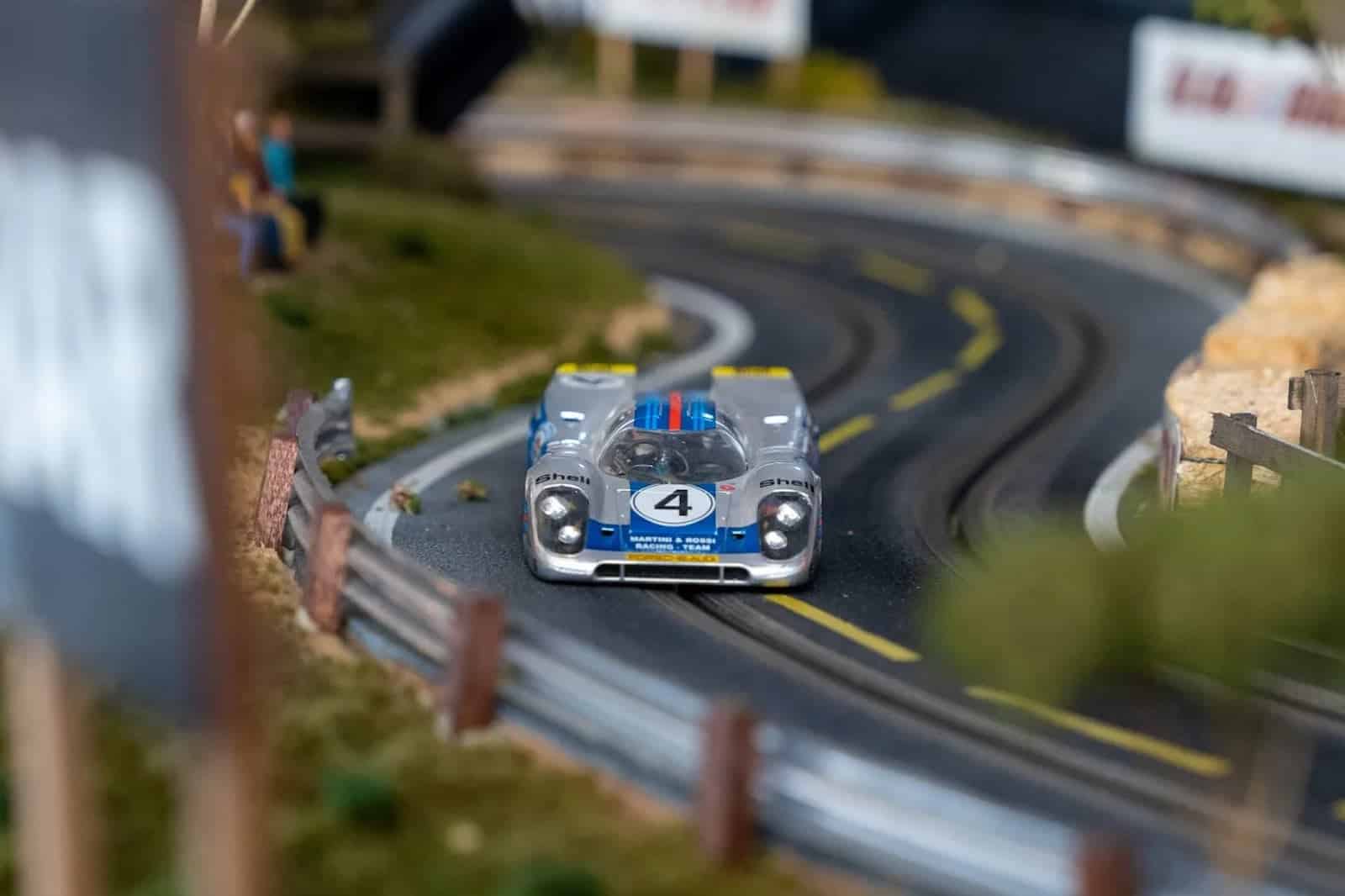 Porsche 917: questo "esemplare" costa 87 mila dollari ed è una pista per auto
