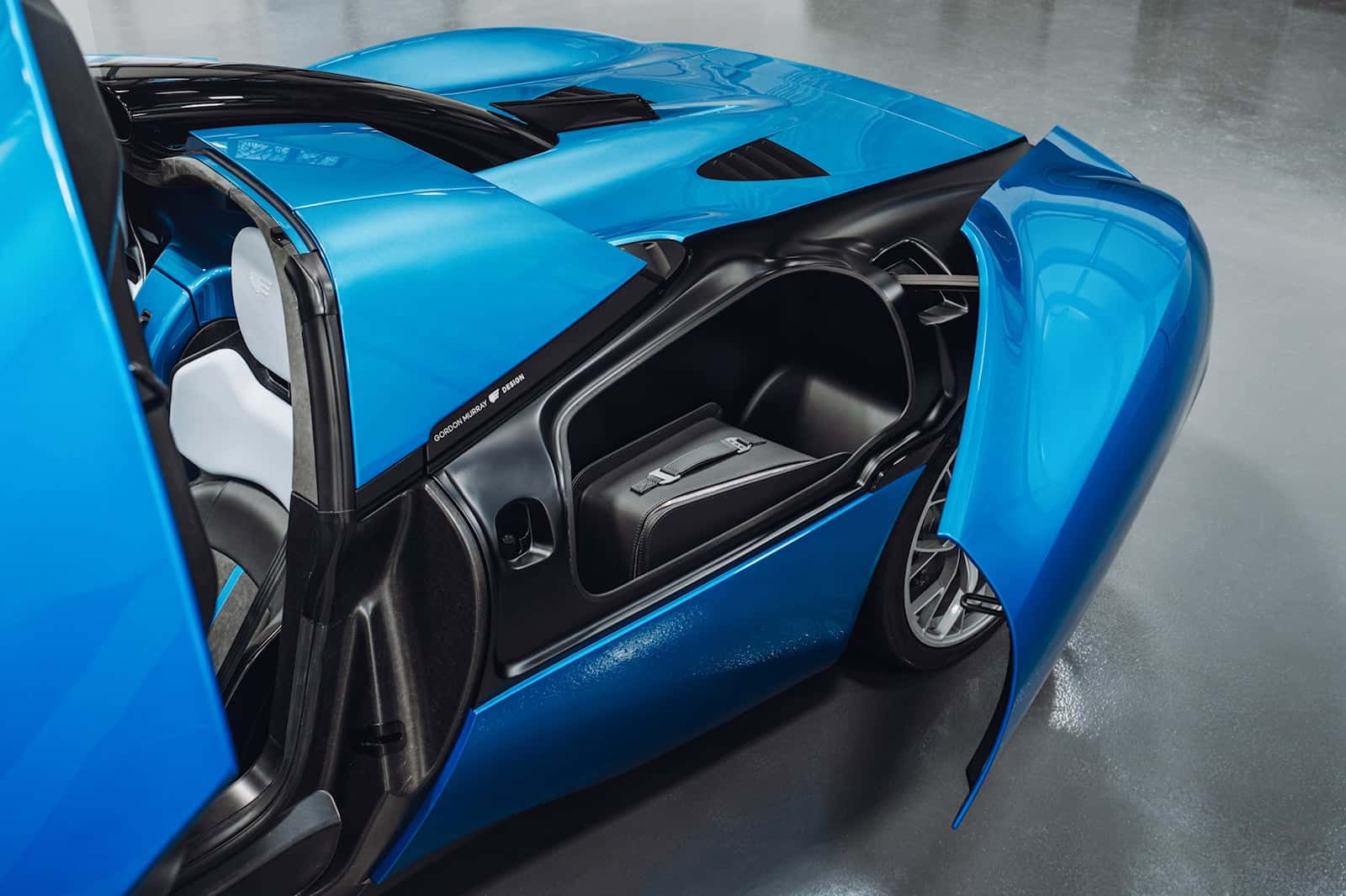 Gordon Murray T.33 Spider: la supercar senza tetto con V12 e limitatore a 11 mila RPM