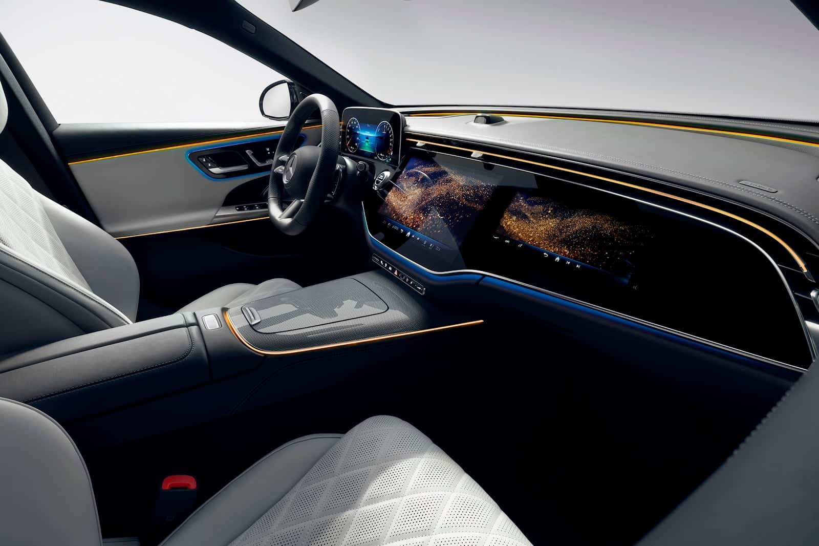 Mercedes Classe E: svelata la nuova berlina con motori elettrificati e all'avanguardia