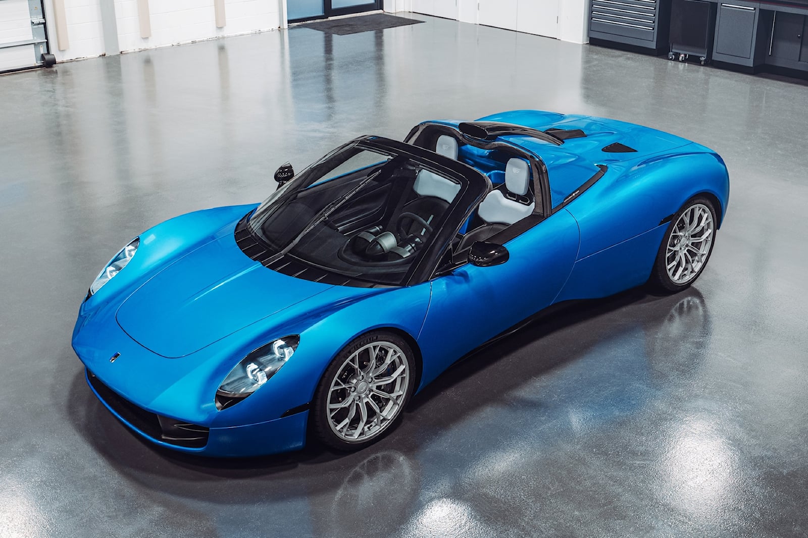 Gordon Murray T.33 Spider: la supercar senza tetto con V12 e limitatore a 11 mila RPM