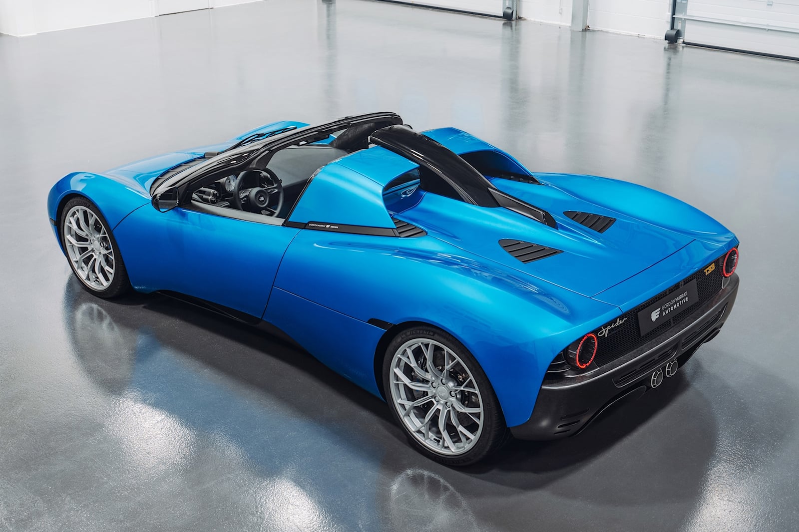 Gordon Murray T.33 Spider: la supercar senza tetto con V12 e limitatore a 11 mila RPM