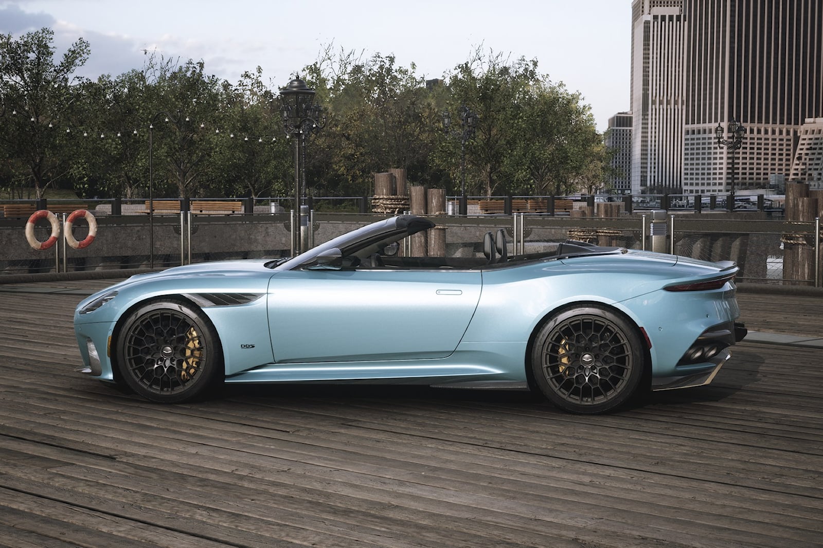 Aston Martin DBS 770 Ultimate Volante: la cabrio con V12 e 770 CV