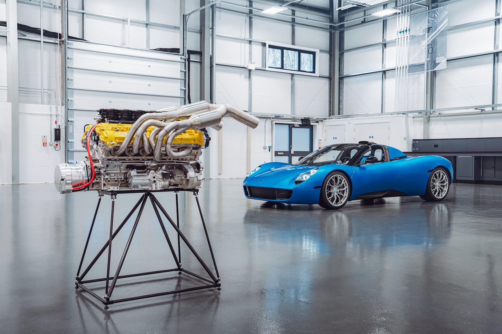 Gordon Murray T.33 Spider: la supercar senza tetto con V12 e limitatore a 11 mila RPM