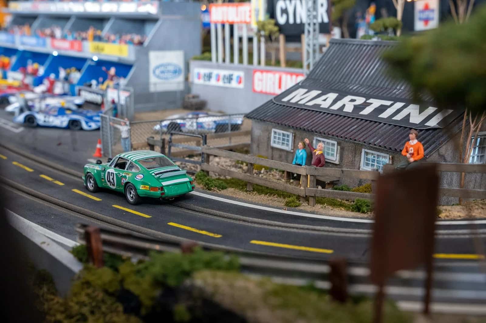 Porsche 917: questo "esemplare" costa 87 mila dollari ed è una pista per auto