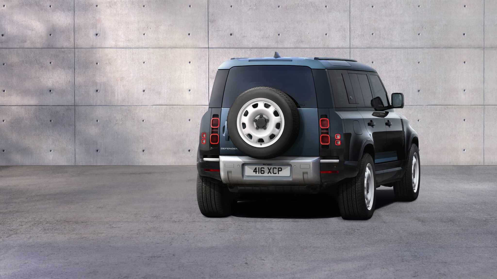 Land Rover Defender 130: nuove varianti presentate, una con V8 da 500 CV