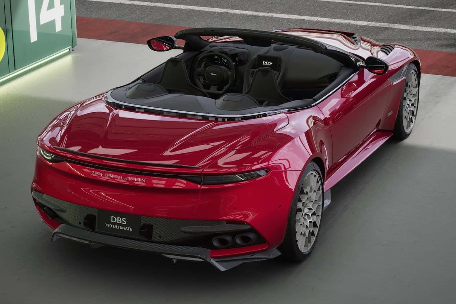Aston Martin DBS 770 Ultimate Volante: la cabrio con V12 e 770 CV