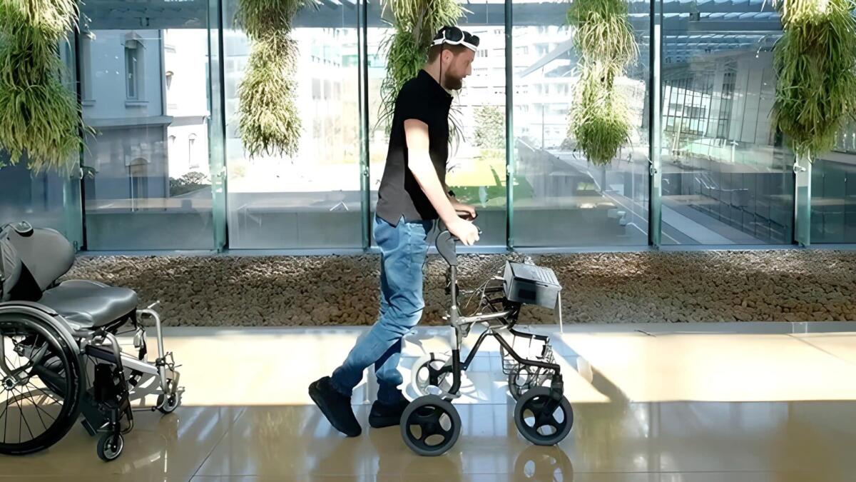 Un uomo paralizzato ritorna a camminare grazie ad un "ponte digitale" - 