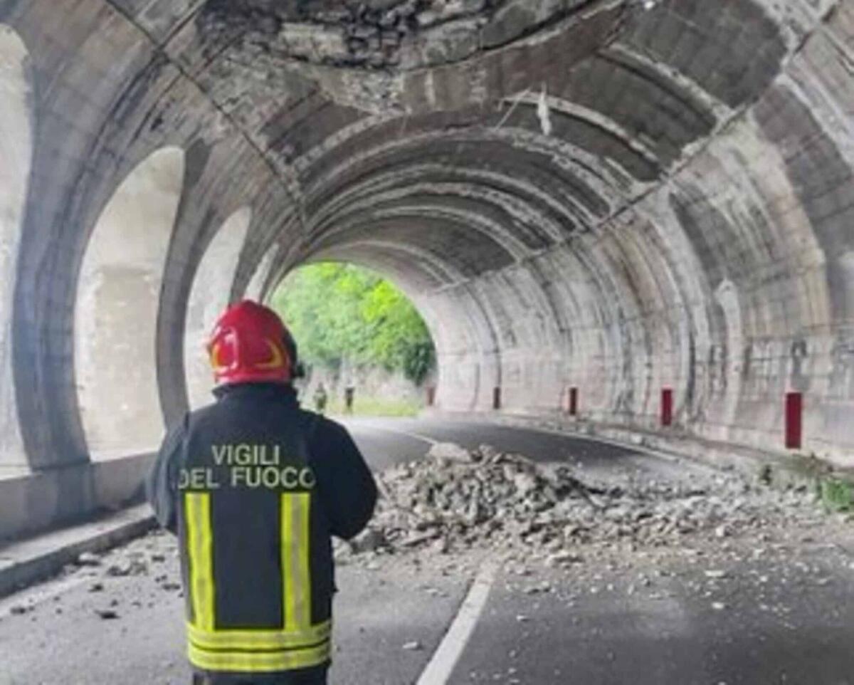 Grave frana a Varenna: colpita la Galleria Fiumelatte - 