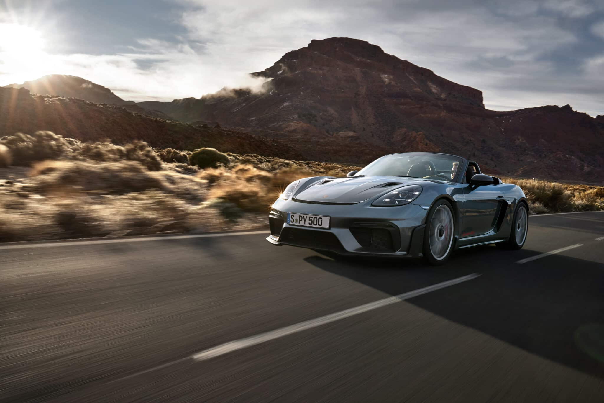 Porsche 718 Spyder RS: la sportiva cabrio  con il motore da 500 CV