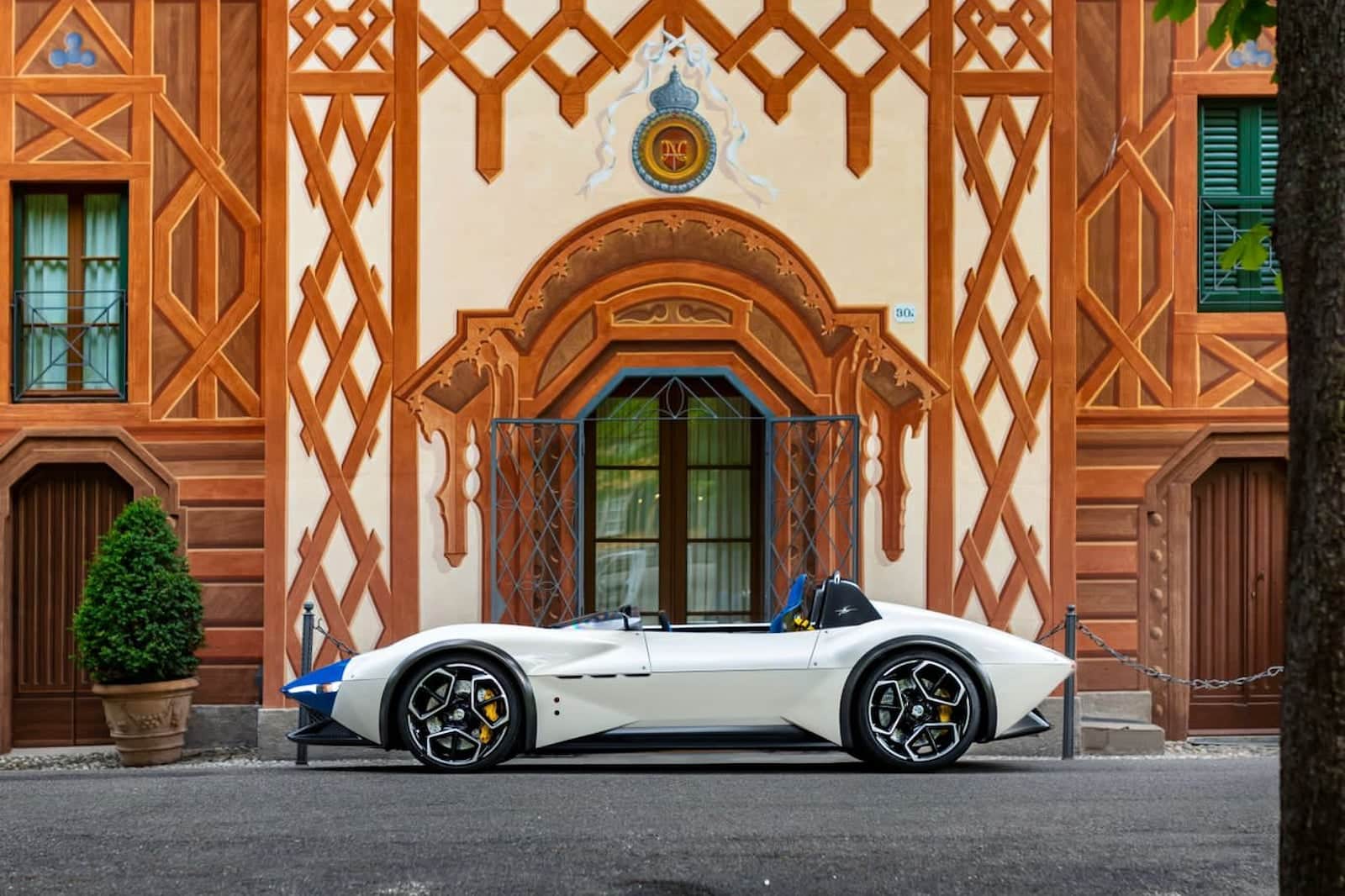 Kode 61: l'omaggio in edizione limitata alla Maserati Birdcage