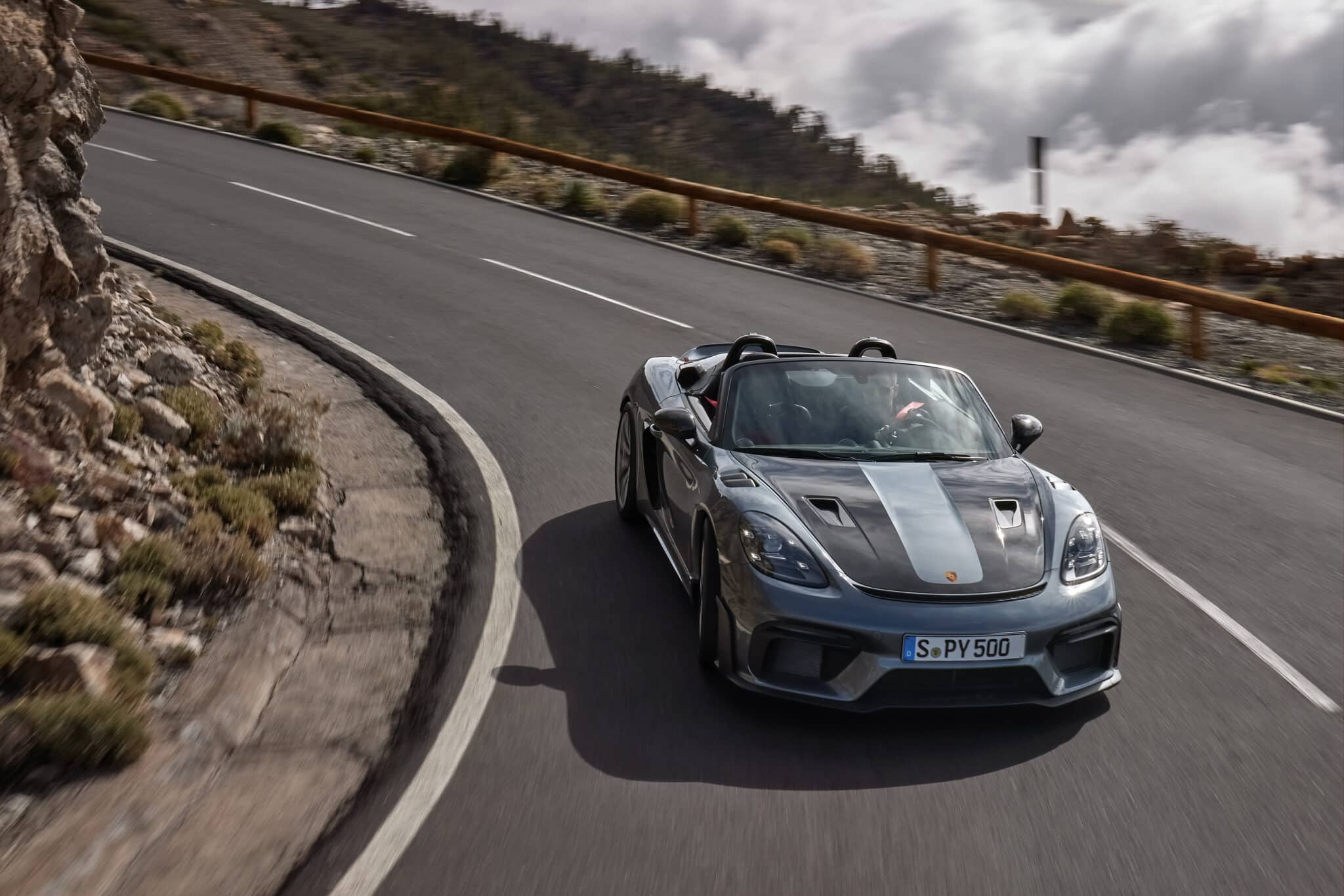 Porsche 718 Spyder RS: la sportiva cabrio  con il motore da 500 CV